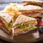 Công thức bánh mì sandwich ăn sáng: Sandwich trứng phô mai thịt nguội